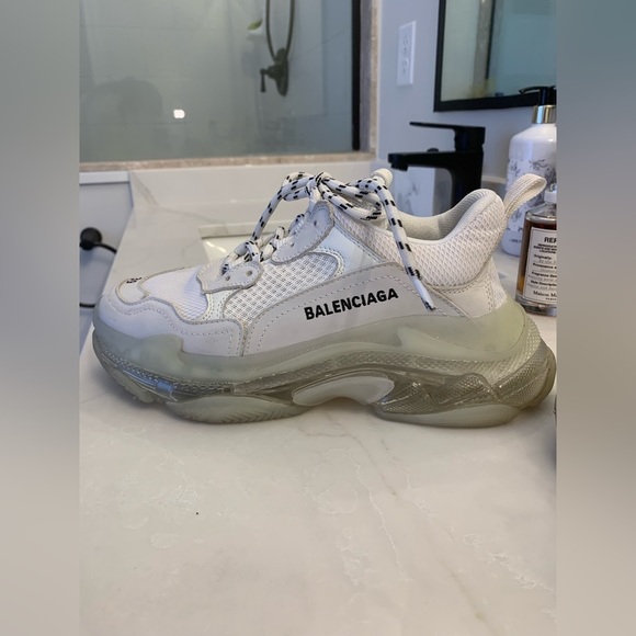 BALENCIAGA WOMEN  TRIPLE S SNEAKER SIZE 39 - Picture 4 of 16